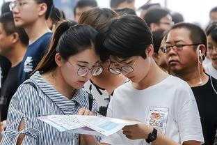 队报：尤文&AC米兰有意狼堡后卫拉克鲁瓦 合同剩1年狼堡也愿出售